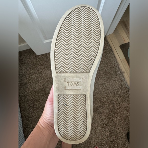 White Leather Toms Sneakers - Picture 4 of 4